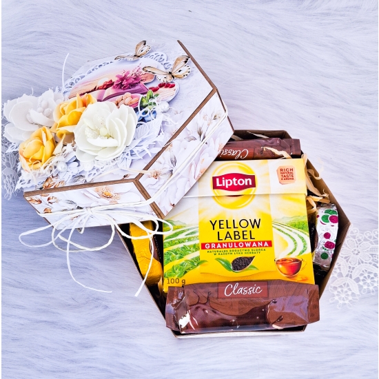 Box prezentowy- pudełko ręcznie zdobione na Dzień Babci i Dzień Dziadka