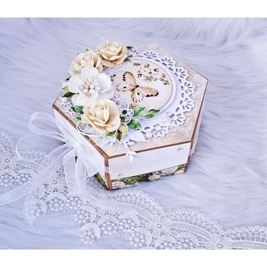 Box prezentowy- pudełko ręcznie zdobione na Dzień Babci i Dzień Dziadka 002