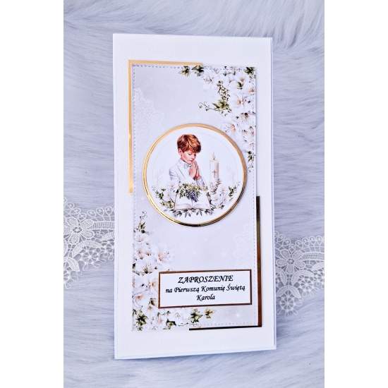Zaproszenie na Pierwszą Komunię Świętą biało-złote chłopiec