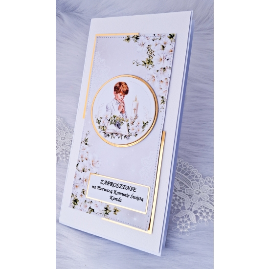 Zaproszenie na Pierwszą Komunię Świętą biało-złote chłopiec